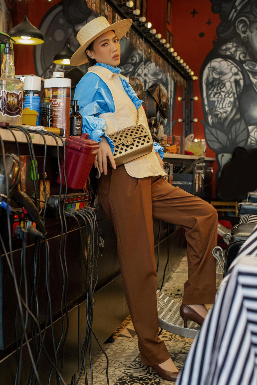 Hiện tại, Diệu Nhi đang là một trong những diễn viên được săn đón, chính vì thế, lịch làm việc cũng dày đặc với các dự án khác nhau. Nữ diễn viên Ngày mai Mai cưới cho biết cô phải liên tục tham gia các cuộc họp với ê-kíp để hoàn thành công việc còn tồn đọng, đồng thời, chuẩn bị cho các dự án mới. Ảnh: NVCC