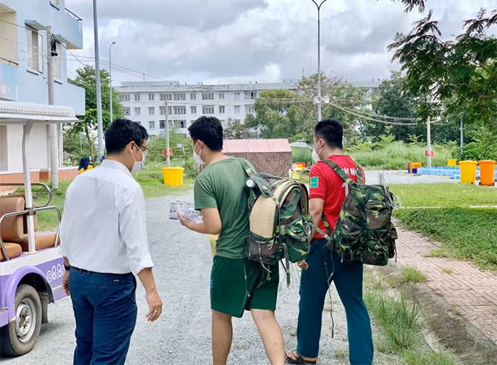 Lực lượng hỗ trợ lần lượt rời đi.