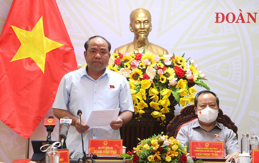 Đại biểu Đinh Văn Thê-Đại tá, Phó Chỉ huy trưởng Bộ Chỉ huy Quân sự tỉnh Gia Lai tham gia đóng góp ý kiến về tình hình thực hiện chính sách, chế độ BHXH, BHYT. Ảnh: Quang Tấn Đại biểu Đinh Văn Thê-Đại tá, Phó Chỉ huy trưởng Bộ Chỉ huy Quân sự tỉnh Gia Lai đã tham gia đóng góp nhiều ý kiến về tình hình thực hiện chính sách, chế độ BHXH, BHYT. Ảnh: Quang Tấn