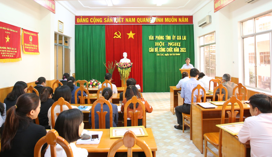 Hội nghị Cán bộ công chức Văn phòng Tỉnh ủy năm 2021. Ảnh: Đăng Vũ