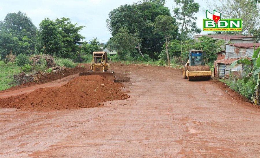 Nhiều công trình giao thông tại huyện Đắk Glong đang được gấp rút thi công