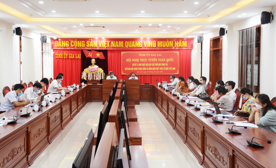 Quang cảnh hội nghị trực tuyến sơ kết 5 năm thực hiện Quy chế phối hợp giữa Ban Nội chính Trung ương và Đảng đoàn MTTQ Việt Nam tại điểm cầu Gia Lai. Ảnh: Minh Nguyễn