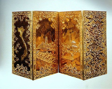 Trấn phong bằng vàng thuộc sưu tập của cựu hoàng Bảo Đại. Ảnh: Bảo tàng lịch sử Quốc gia Việt Nam Trấn phong bằng vàng thuộc sưu tập của cựu hoàng Bảo Đại. Ảnh: Bảo tàng lịch sử Quốc gia Việt Nam