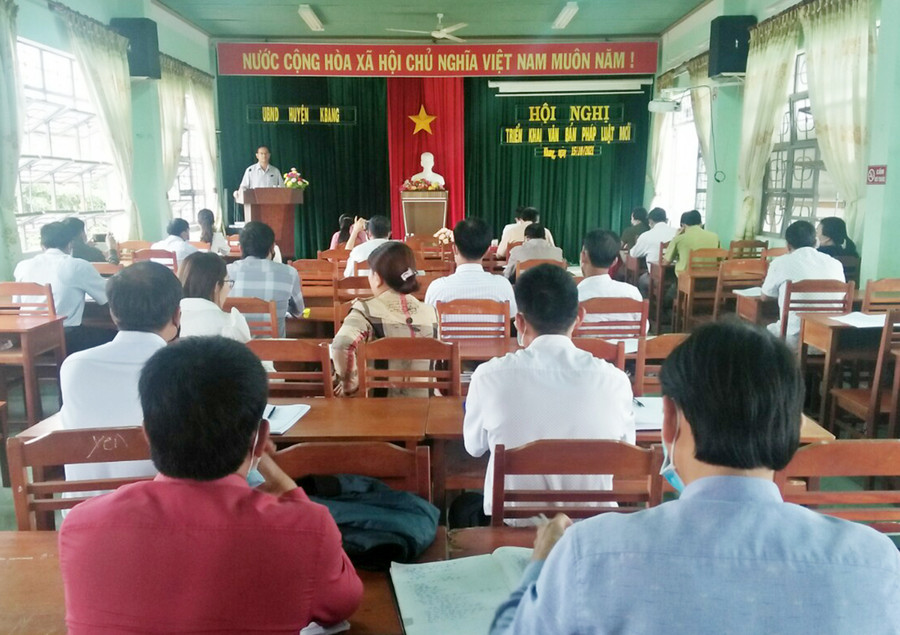 Quang cảnh hội nghị triển khai các văn bản pháp luật mới. Ảnh: Minh Ngân  Quang cảnh hội nghị. Ảnh: Minh Ngân