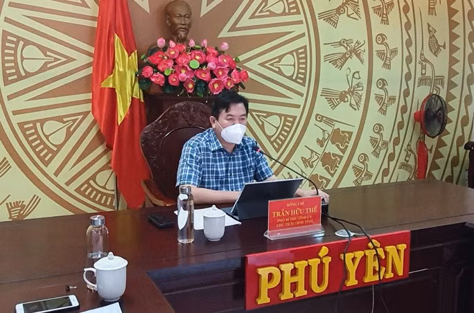  Ông Trần Hữu Thế, Chủ tịch UBND tỉnh Phú Yên, nhìn nhận địa phương và người dân Phú Yên có kinh nghiệm chống bão tốt nhưng chống lũ chưa tốt