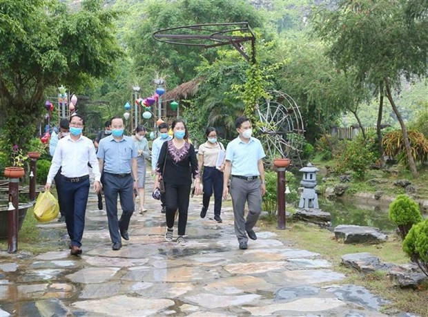 Tỉnh Ninh Bình đang chuẩn bị các điều kiện để du lịch hoạt động trở lại. (Ảnh: Đức Phương/TTXVN) Tỉnh Ninh Bình đang chuẩn bị các điều kiện để du lịch hoạt động trở lại. (Ảnh: Đức Phương/TTXVN)