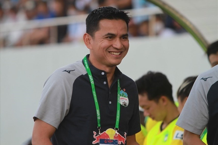 Kiatisak sẽ sớm trở lại Việt Nam để bắt tay chuẩn bị cho Hoàng Anh Gia Lai hướng đến mùa giải 2022. Ảnh: Thanh Vũ