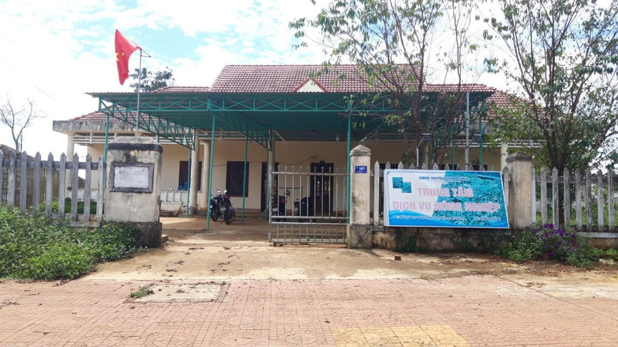 Trung tâm dịch vụ nông nghiệp H.Kon Plông, nơi ông Vinh đang công tác. Ảnh: Đức Nhật Trung tâm dịch vụ nông nghiệp H.Kon Plông, nơi ông Vinh đang công tác. Ảnh: Đức Nhật