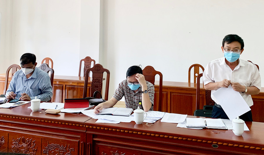 Ông Nguyễn Đình Tuấn-Phó Giám đốc phụ trách Sở Y tế phát biểu ý kiến tại cuộc họp. Ảnh: Như Nguyện Ông Nguyễn Đình Tuấn-Phó Giám đốc phụ trách Sở Y tế tỉnh phát biểu ý kiến tại cuộc họp. Ảnh: Như Nguyện