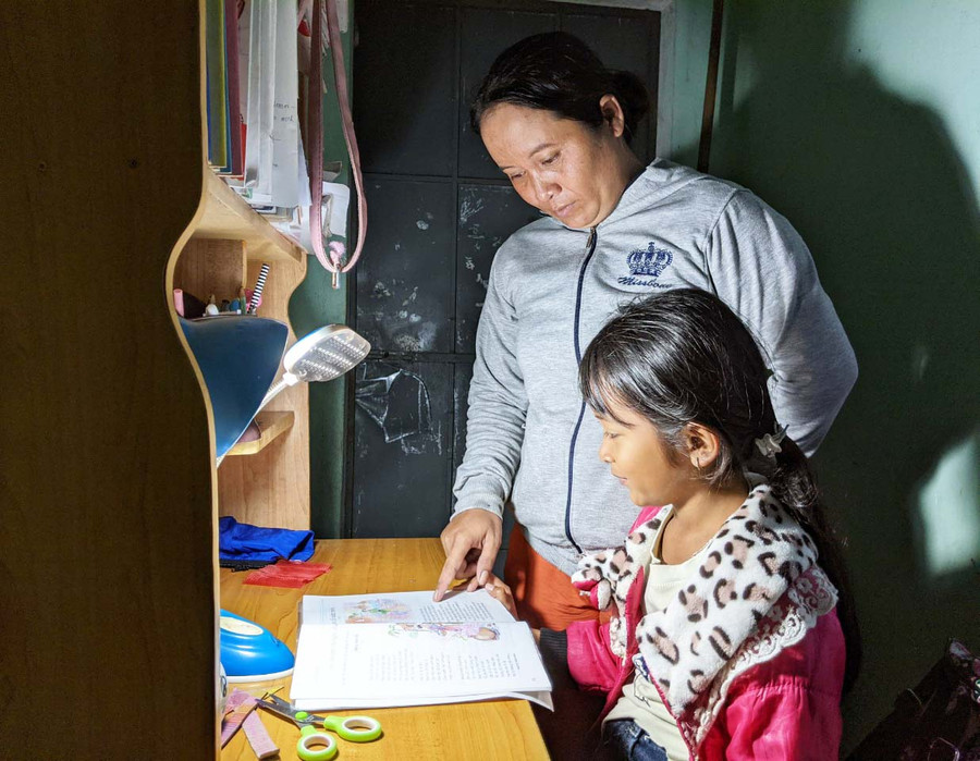 Hộ chị Đinh Thị Hmai (làng Kuk Kôn) là gia đình văn hóa tiêu biểu của xã An Thành. Ảnh: Nguyễn Hiền Hộ chị Đinh Thị Hmai (làng Kuk Kol) là gia đình văn hóa tiêu biểu của xã An Thành. Ảnh: Nguyễn Hiền