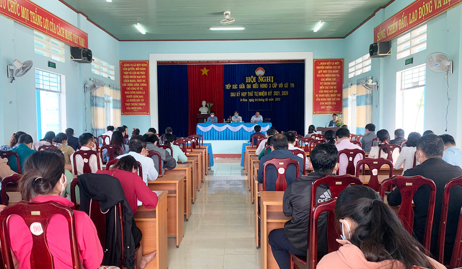 Quang cảnh hội nghị tiếp xúc cử tri của tổ đại biểu HĐND tỉnh-đơn vị thị xã Ayun Pa. Ảnh: Vũ Chi