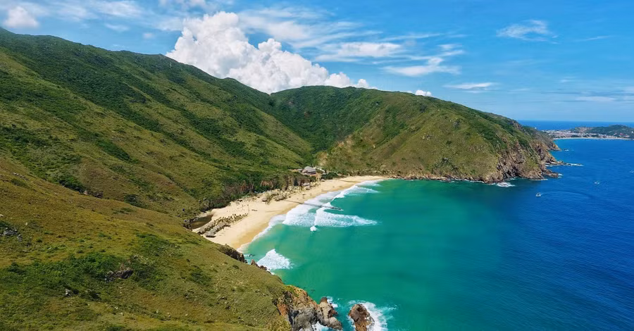 Kỳ Co, nơi được du khách ghé thăm nhiều nhất khi đến Bình Định. Ảnh: Lê Hồ Bắc