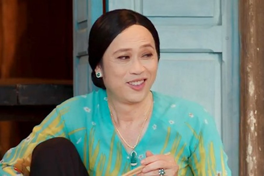 Tạo hình giả gái của Hoài Linh. Ảnh: CGV