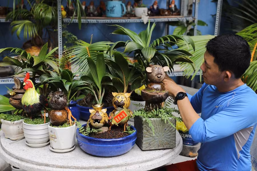 Các linh vật anh Hiếu tạo hình hằng năm. Ảnh: Phạm Hữu