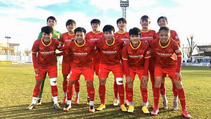 Tuyển nữ Việt Nam trước trận đấu gặp CLB La Solana. Ảnh: VFF Tuyển nữ Việt Nam trước trận đấu gặp CLB La Solana. Ảnh: VFF
