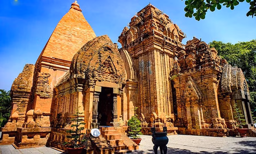 Tết âm nên đi du lịch ở đâu? Tháp Bà Ponagar một trong những địa điểm check-in được nhiều du khách thích thú: Ảnh Nha Trang Today