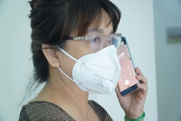 Được xuất viện trong những ngày cuối năm, chị H.N.T vui mừng gọi điện báo cho người thân đến đón