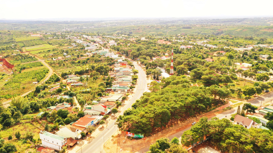 Một góc thị trấn Kon Dơng (huyện Mang Yang). Ảnh: Phan Lài