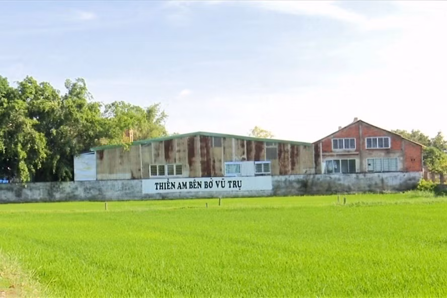 Tịnh thất Bồng Lai đổi tên thành Thiền am bên bờ vũ trụ Ảnh: LĐO