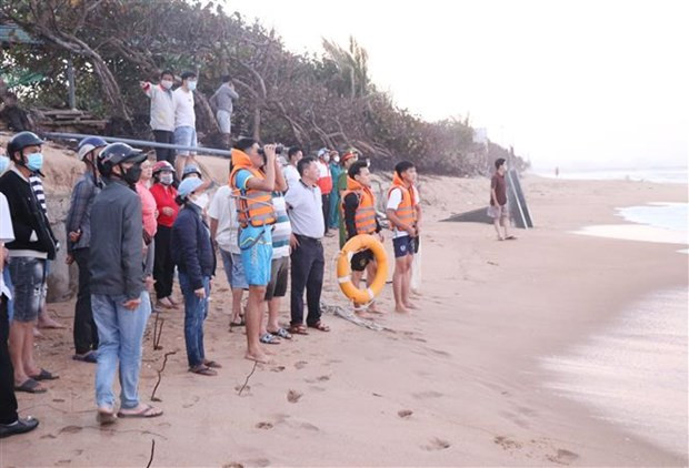 Khu vực bãi biển đường Trần Phú, phường 7, thành phố Tuy Hòa, Phú Yên nơi hai học sinh bị sóng biển cuốn mất tích. (Ảnh: Phạm Cường/TTXVN)