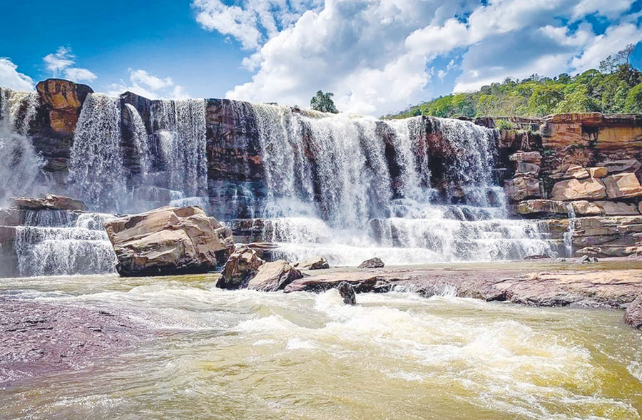 Thác Sepha. Ảnh: Nguyễn Vân Thiêng  Thác Sepha. Ảnh: Nguyễn Vân Thiêng