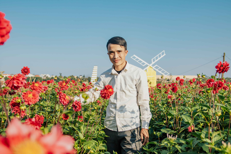 Thay đổi mô hình kinh doanh đã giúp anh Hải kiếm nửa tỉ đồng mỗi dịp tết đến. Ảnh: Bá Cường Thay đổi mô hình kinh doanh đã giúp anh Hải kiếm nửa tỉ đồng mỗi dịp tết đến. Ảnh: Bá Cường