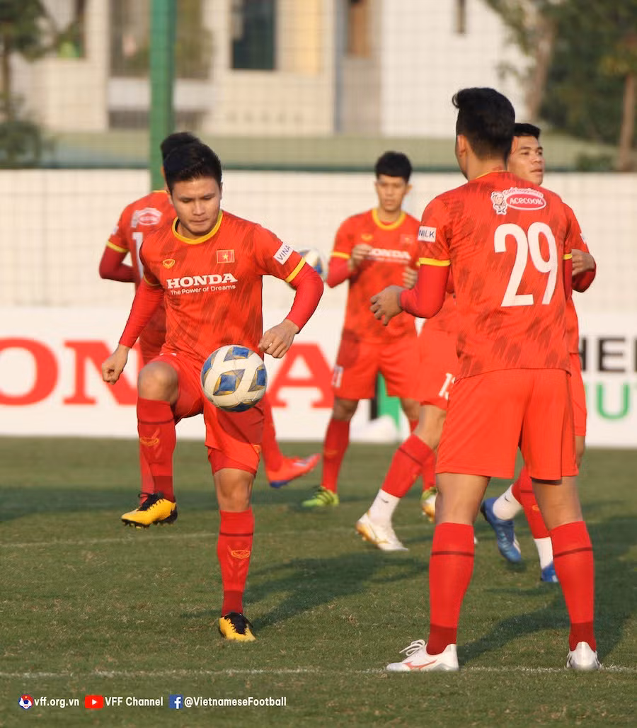 Huấn luyện viên Park Hang-seo sẽ chốt danh sách 23 cầu thủ tuyển Việt Nam sau trận đấu tập nội bộ vào ngày 20.1. Ảnh: VFF