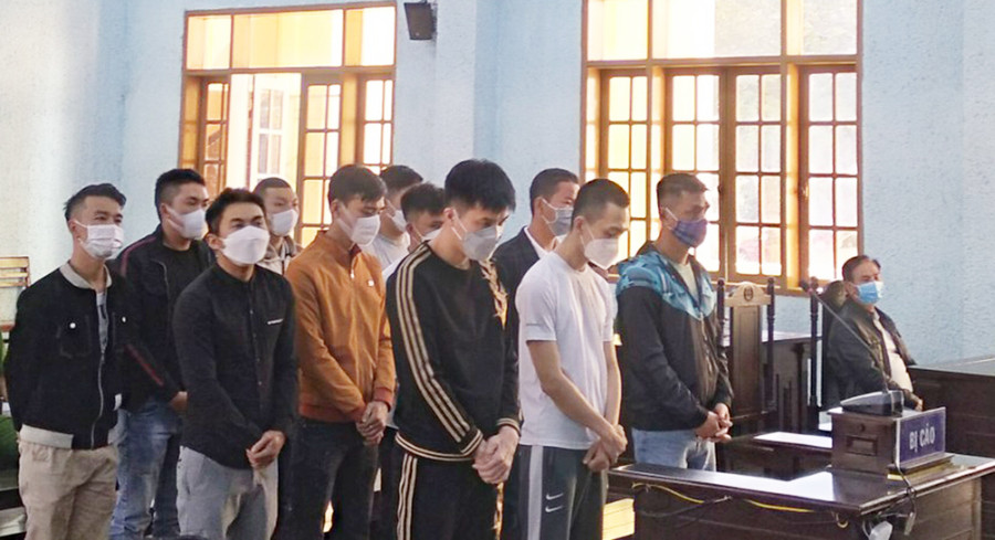 11 bị cáo tại phiên tòa xét xử sơ thẩm. Ảnh: Lê Anh 11 bị cáo tại phiên tòa xét xử sơ thẩm. Ảnh: Lê Nam