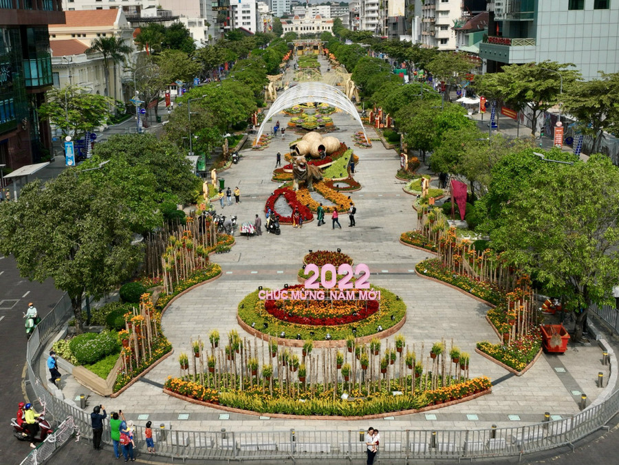 Toàn cảnh đường hoa Nguyễn Huệ Tết Nhâm Dần 2022. Ảnh: Độc Lập