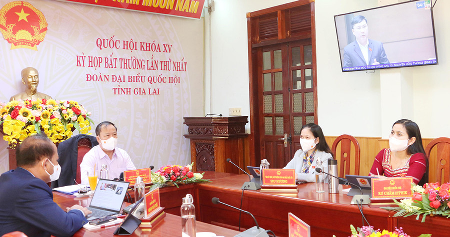 Đại biểu Quốc hội tỉnh Gia Lai Lê Hoàng Anh-Ủy viên Thường trực Ủy ban Tài chính-Ngân sách của Quốc hội tham gia góp ý tại Hội trường Diên Hồng. Ảnh: Quang Tấn Đại biểu Quốc hội tỉnh Gia Lai Lê Hoàng Anh-Ủy viên Thường trực Ủy ban Tài chính-Ngân sách của Quốc hội tham gia góp ý tại Hội trường Diên Hồng. Ảnh: Quang Tấn