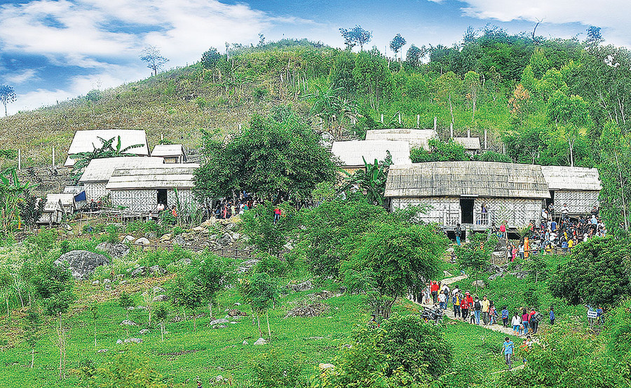  Làng Stơr phục dựng (xã Tơ Tung, huyện Kbang). Ảnh: internet