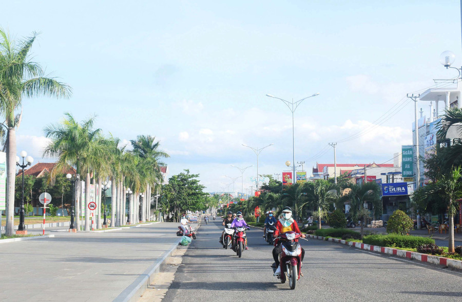 Cơ sở hạ tầng được quan tâm đầu tư, đô thị Kbang ngày càng khởi sắc. Ảnh: Minh Nguyễn