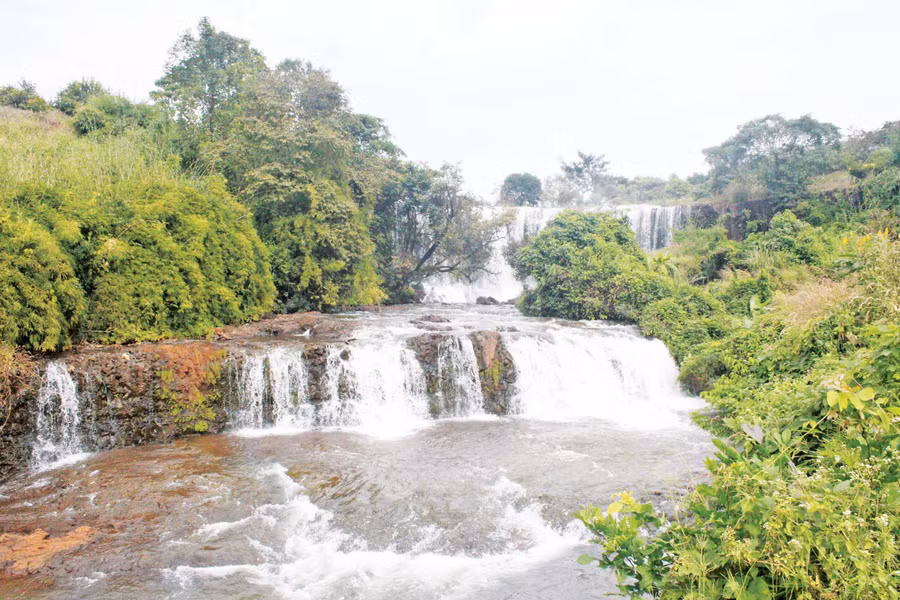 Thác Mơ (xã Ia Khai) là điểm du lịch lý tưởng và tuyệt đẹp. Ảnh: L.N