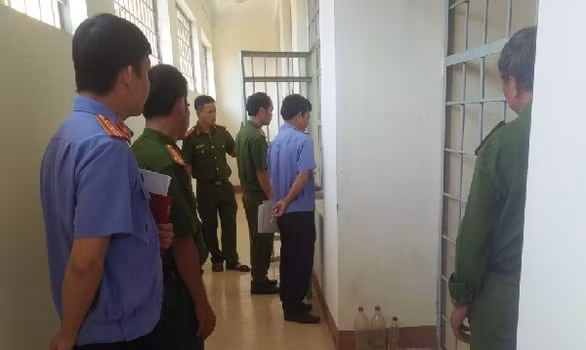 Viện KSND huyện Vân Canh kiểm tra Nhà tạm giữ Công an huyện Vân Canh - Ảnh: Viện KSND Vân Canh