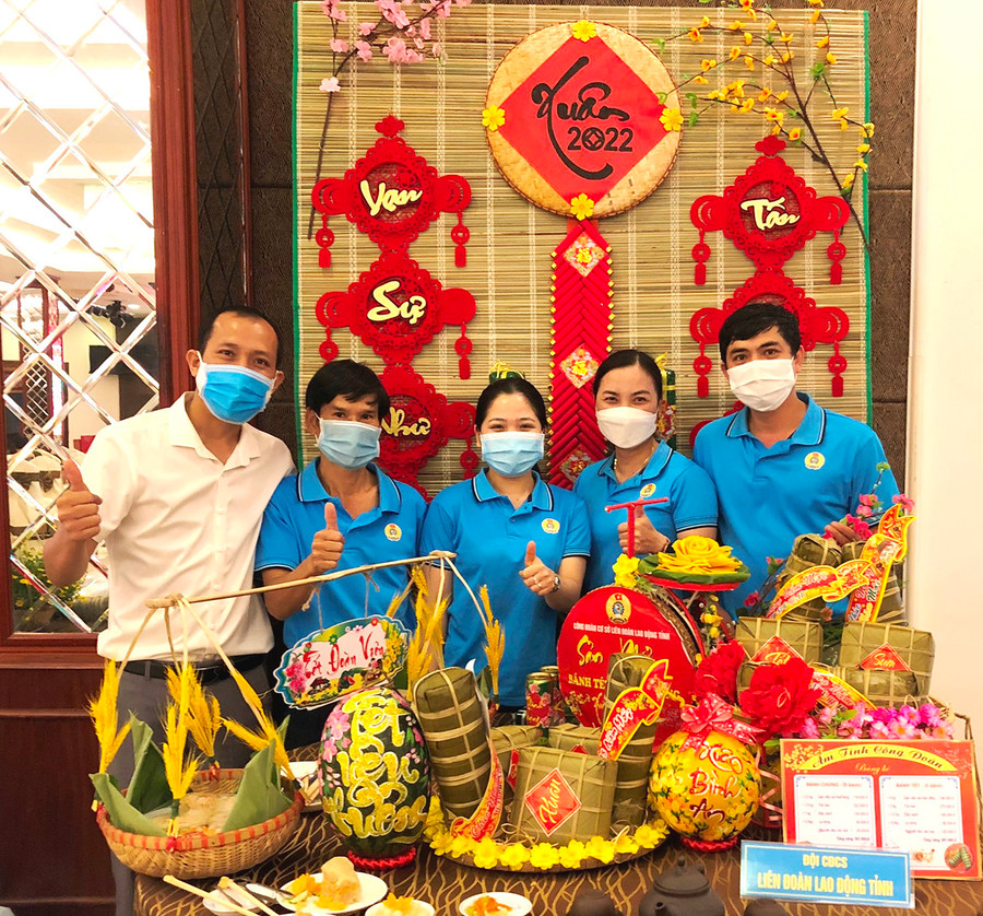 Đội Công đoàn cơ sở Liên đoàn Lao động tỉnh đạt giải trình bày ấn tượng tại hội thi. Ảnh: Đinh Yến Đội Công đoàn cơ sở Liên đoàn Lao động tỉnh đạt giải trình bày ấn tượng tại hội thi. Ảnh: Đinh Yến