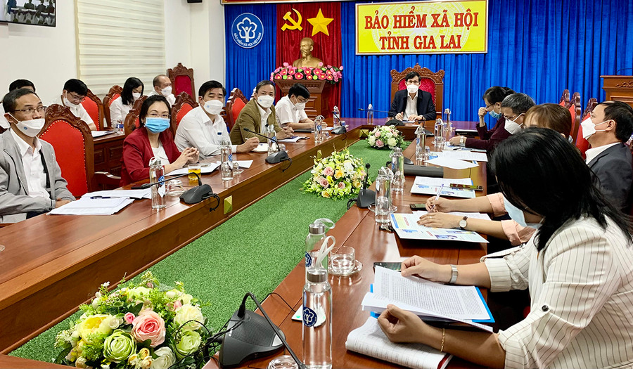  Quang cảnh hội nghị trực tuyến tại điểm cầu BHXH tỉnh Gia Lai. Ảnh: Như Nguyện