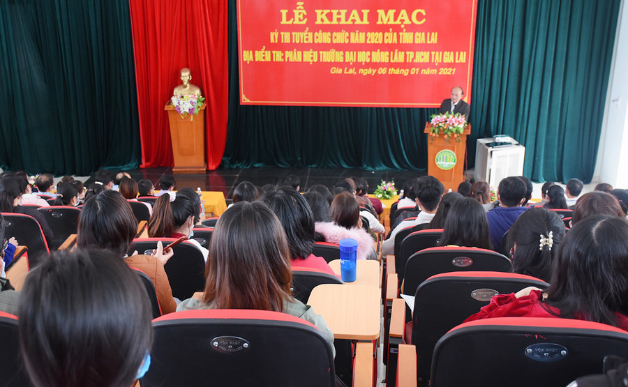 Quang cảnh lễ khai mạc kỳ thi tuyển công chức năm 2020. Ảnh: Phương Duyên