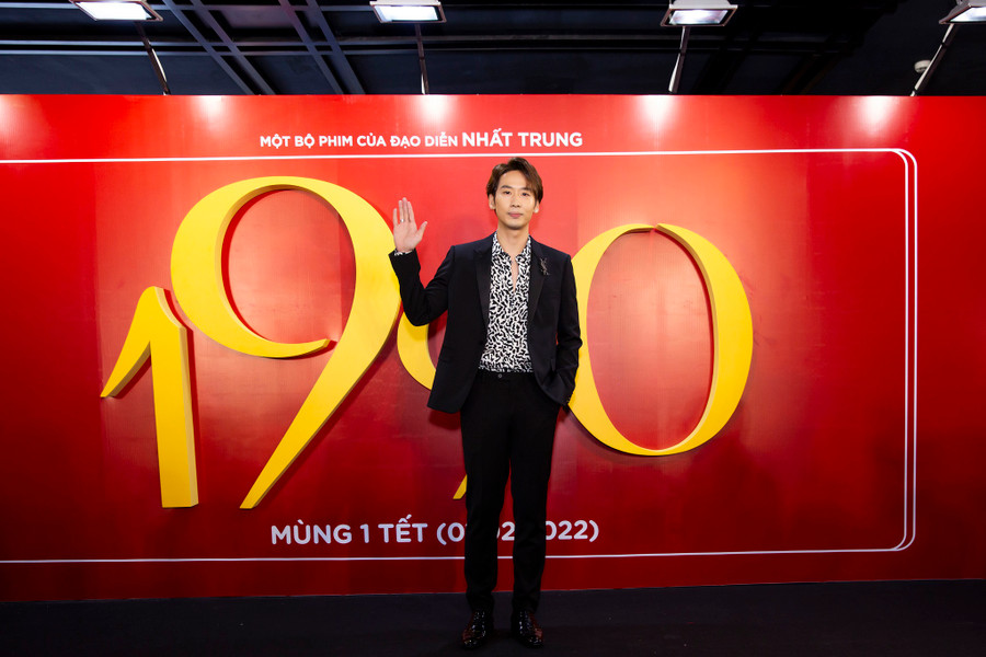 Diễn viên Tuấn Trần cũng góp mặt tại sự kiện. Năm 2021, Tuấn Trần là tên tuổi nổi bật của làng giải trí Việt khi anh ghi dấu ấn với vai Quắn trong bộ phim 