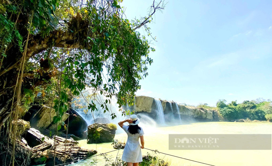 Thác Dray Nur hùng vĩ. Ảnh: Nhật Hà