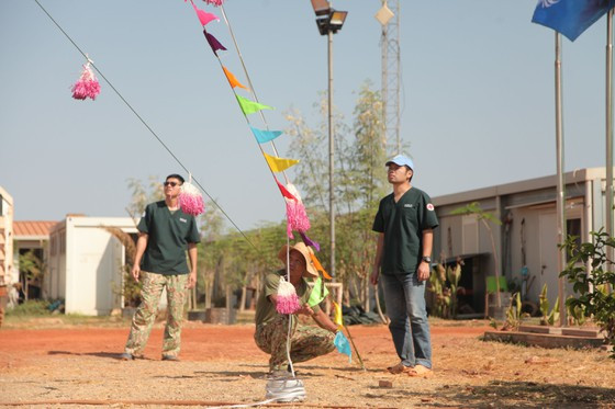 Cây nêu của BVDC2.3 được kết hợp giữa truyền thống với những vật liệu có sẵn tại địa phương. Cây nêu của BVDC2.3 được kết hợp giữa truyền thống với những vật liệu có sẵn tại địa phương