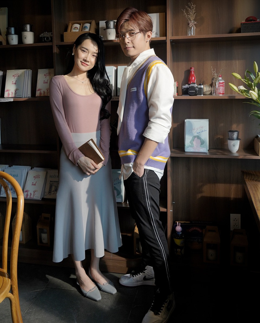 Với Nhã Phương, sau khi kết hôn với Trường Giang, cô lui về chăm sóc gia đình nhỏ. Người đẹp Đắk Lắk có cuộc sống hạnh phúc viên mãn hơn với sự yêu thương, chiều chuộng hết mực của chồng. Sau thời gian tập trung hỗ trợ chồng kinh doanh và vun vén cho mái ấm, hiện cô đã bắt đầu trở lại với các dự án phim. Với Nhã Phương, sau khi kết hôn với Trường Giang, cô lui về chăm sóc gia đình nhỏ. Người đẹp Đắk Lắk có cuộc sống hạnh phúc viên mãn hơn với sự yêu thương, chiều chuộng hết mực của chồng. Sau thời gian tập trung hỗ trợ chồng kinh doanh và vun vén cho mái ấm, hiện cô đã bắt đầu trở lại với các dự án phim.