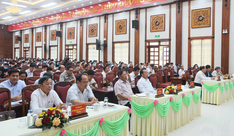 Cán bộ chủ chốt của tỉnh tham dự hội nghị nghiên cứu, học tập, quán triệt Nghị quyết Đại hội lần thứ XIII của Đảng tại điểm cầu Hội trường 2-9 (TP. Pleiku) ngày 27-3-2021. Ảnh: Phan Lài Cán bộ chủ chốt của tỉnh tham dự hội nghị nghiên cứu, học tập, quán triệt Nghị quyết Đại hội lần thứ XIII của Đảng tại điểm cầu Hội trường 2-9 (TP. Pleiku) ngày 27-3-2021. Ảnh: Phan Lài