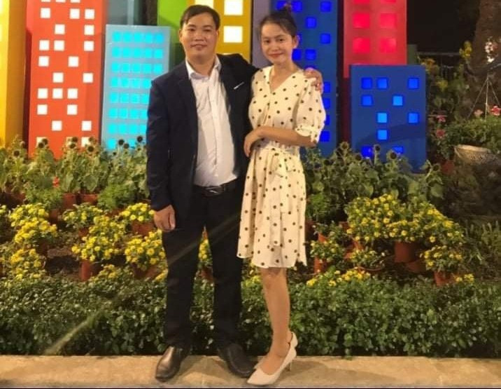 Vợ chồng chị Quyên chụp ảnh dịp tết 2021. Ảnh: NVCC Vợ chồng chị Quyên chụp ảnh dịp tết 2021. Ảnh: NVCC