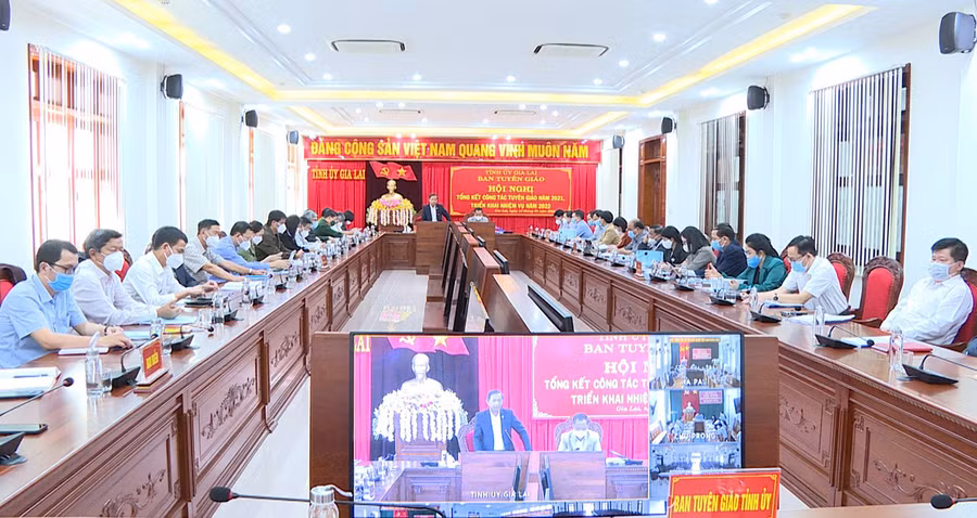  Quang cảnh hội nghị tại điểm cầu Tỉnh ủy. Ảnh: Anh Huy