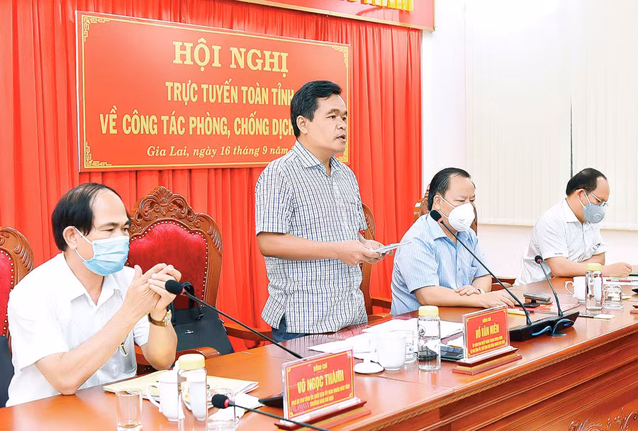 Các đồng chí Thường trực Tỉnh ủy tại Hội nghị trực tuyến toàn tỉnh về công tác phòng-chống dịch Covid-19 ngày 16-9-2021. Ảnh: Đức Thụy