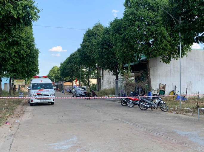 Lực lượng chức năng nhanh chóng đến hiện trường Lực lượng chức năng nhanh chóng đến hiện trường