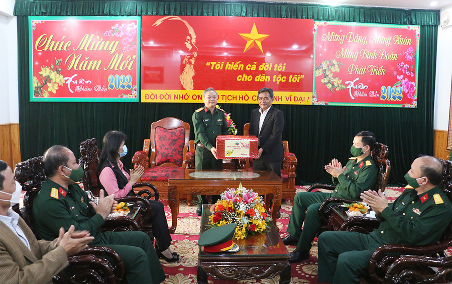 Đoàn công tác đến thăm, chúc Tết Binh đoàn 15. Ảnh: Quang Tấn Đoàn công tác đến thăm, chúc Tết Binh đoàn 15. Ảnh: Quang Tấn