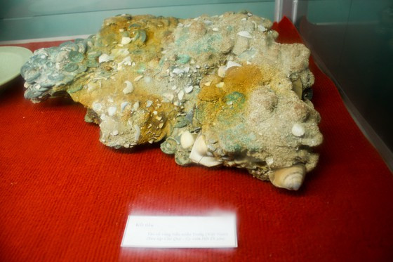 Kết tiền. Ảnh: NGUYỄN TRANG