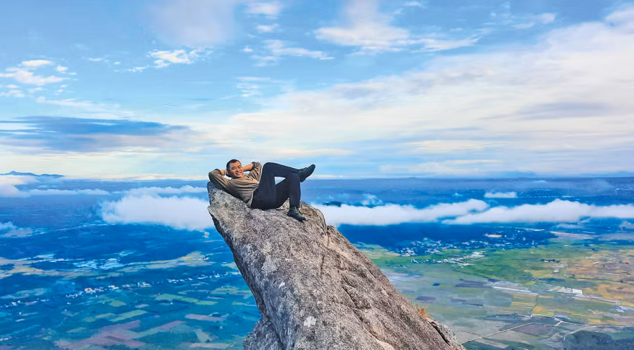 Đỉnh Chư Nâm một ngày đầu xuân. Ảnh: Nguyễn Thị Diễm