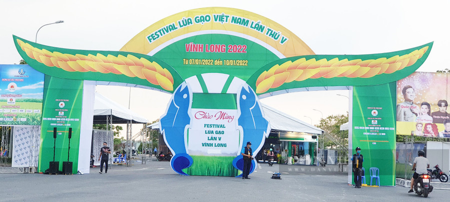  Cổng vào tham quan các gian hàng tại Festival lúa gạo Việt Nam lần thứ V. (Ảnh: Huỳnh Xây)
